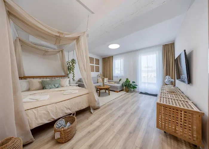 Castle View Luxury In Old Town Bratislava